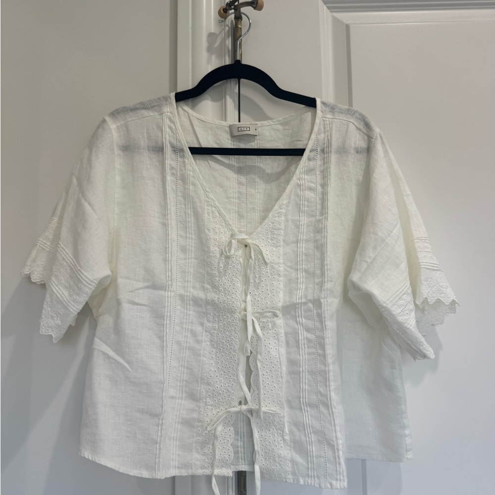 AYR 
NWT
Linen top
White
Size M